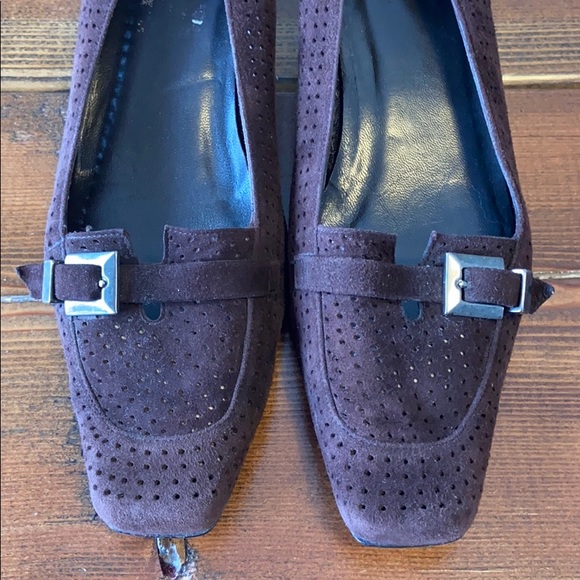 Stuart Weitzman Brown kitten Heels - Picture 3 of 10